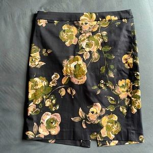 JCrew dark Floral “The Pencil Skirt” 6